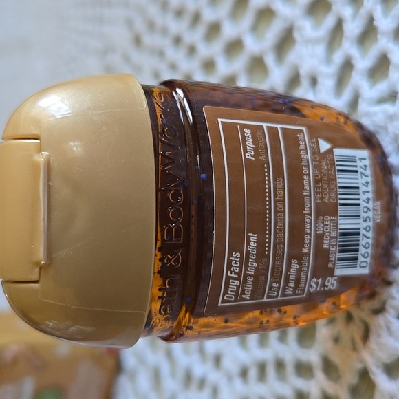 HOLIDAY SELF CARE GROUP - Picture 5 of 8